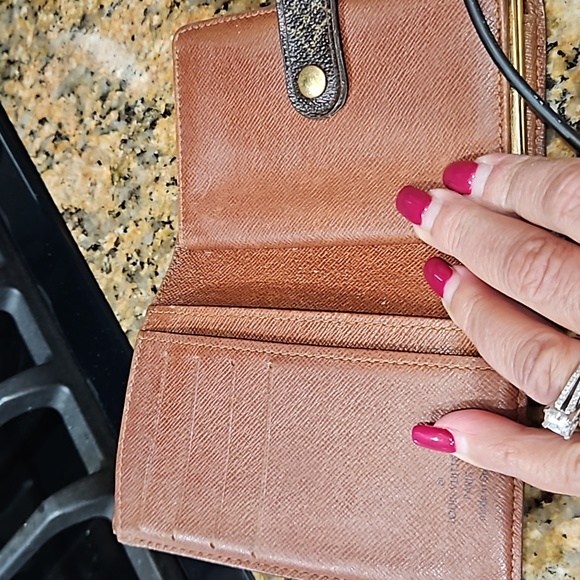 Louis vuitton wallet. Closet clearance - Picture 2 of 8